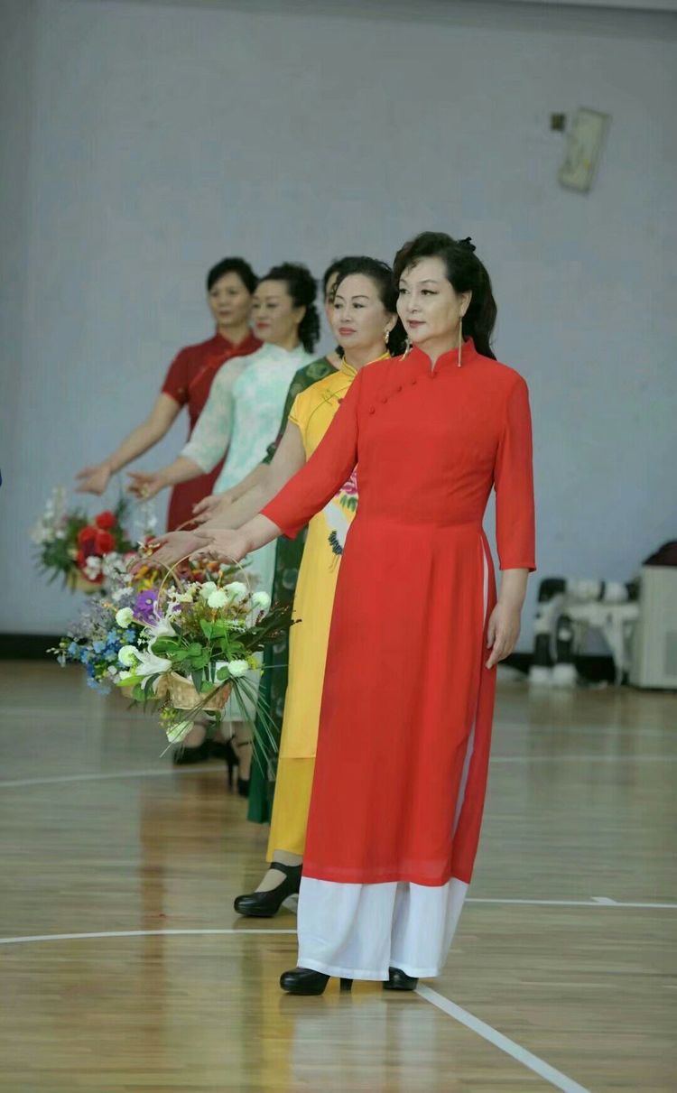 百合艺术团舞蹈视频,百合镇舞蹈队表演视频