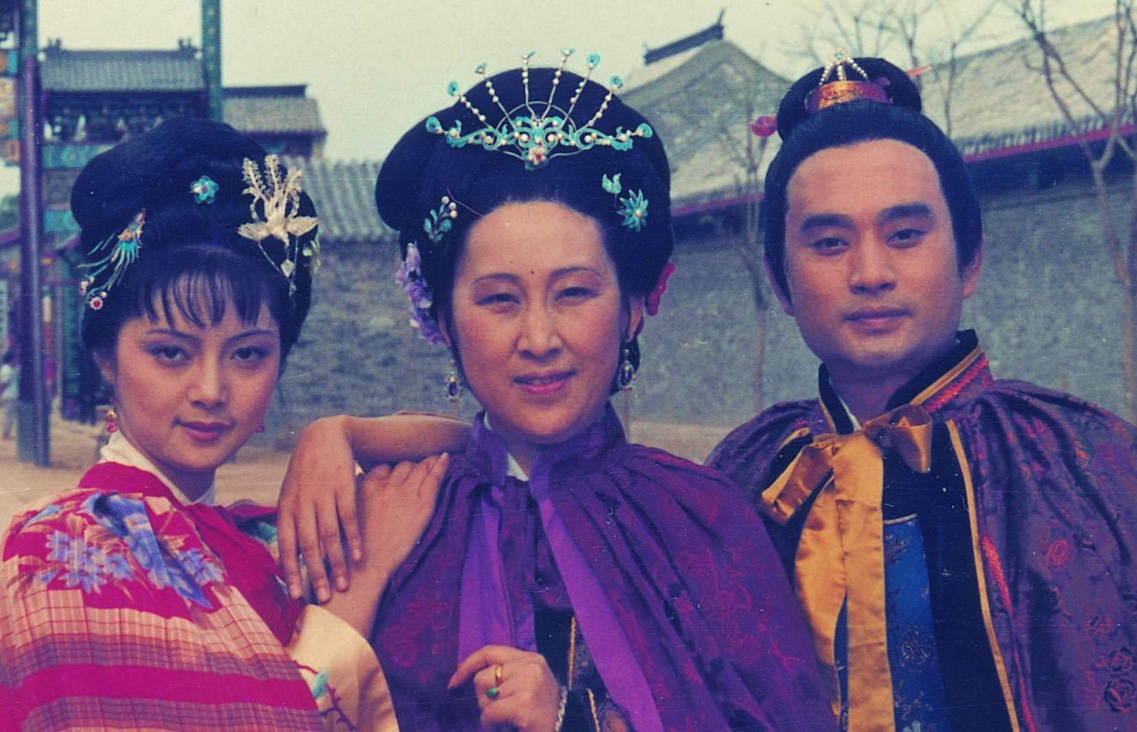 红楼梦四大家族关系表高清大图,红楼梦贾史王薛四大家族关系图