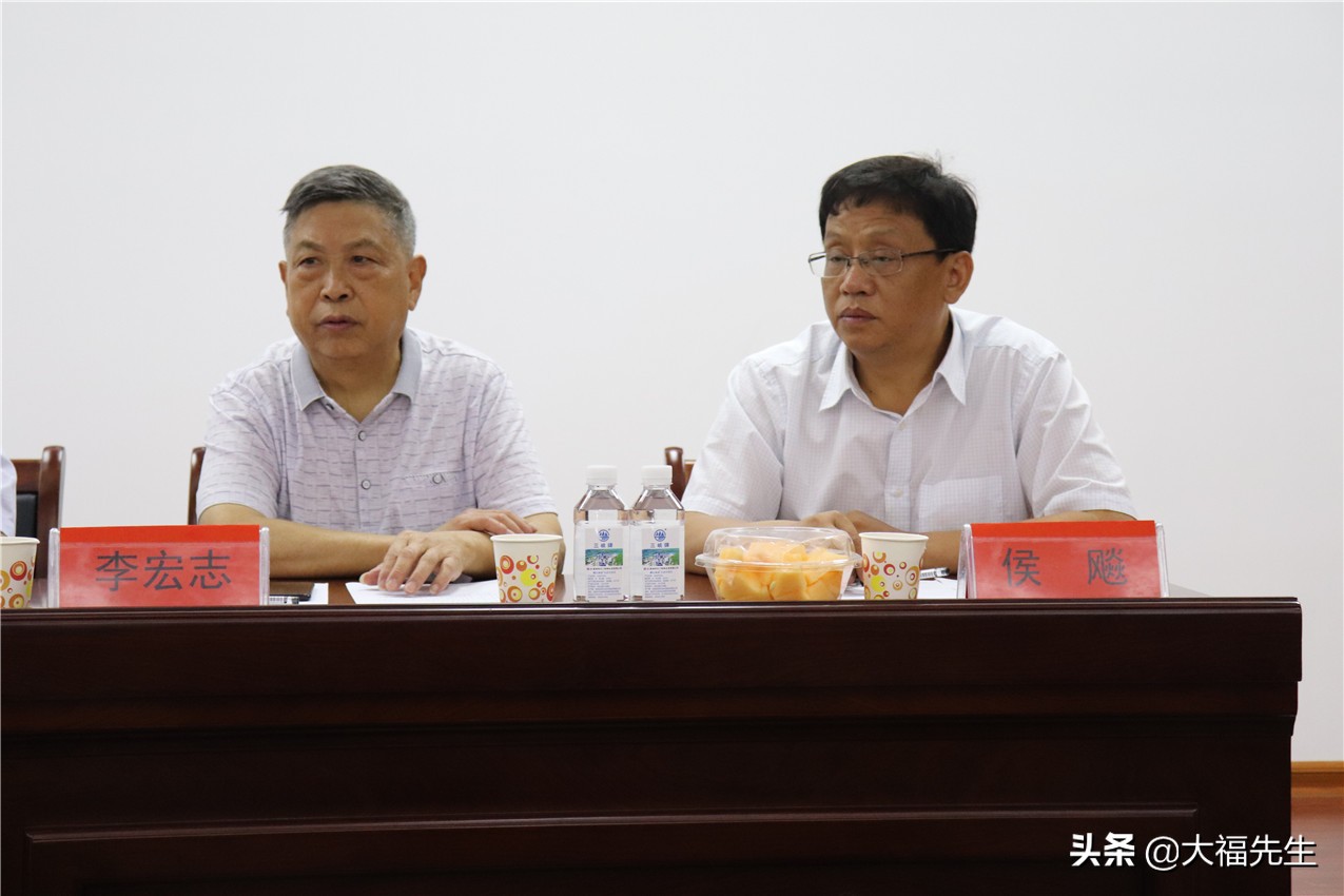 钢铁年代战友重逢,钢铁情怀