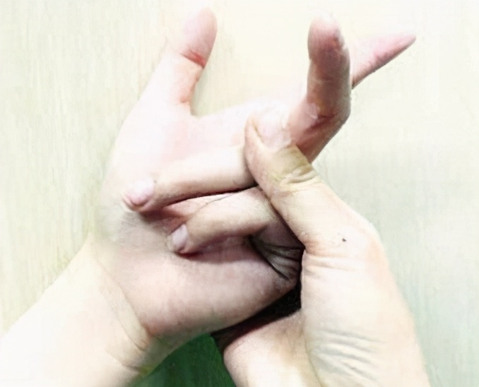 全身关节一动就响是风湿吗,50多岁身上关节咔咔响是什么毛病