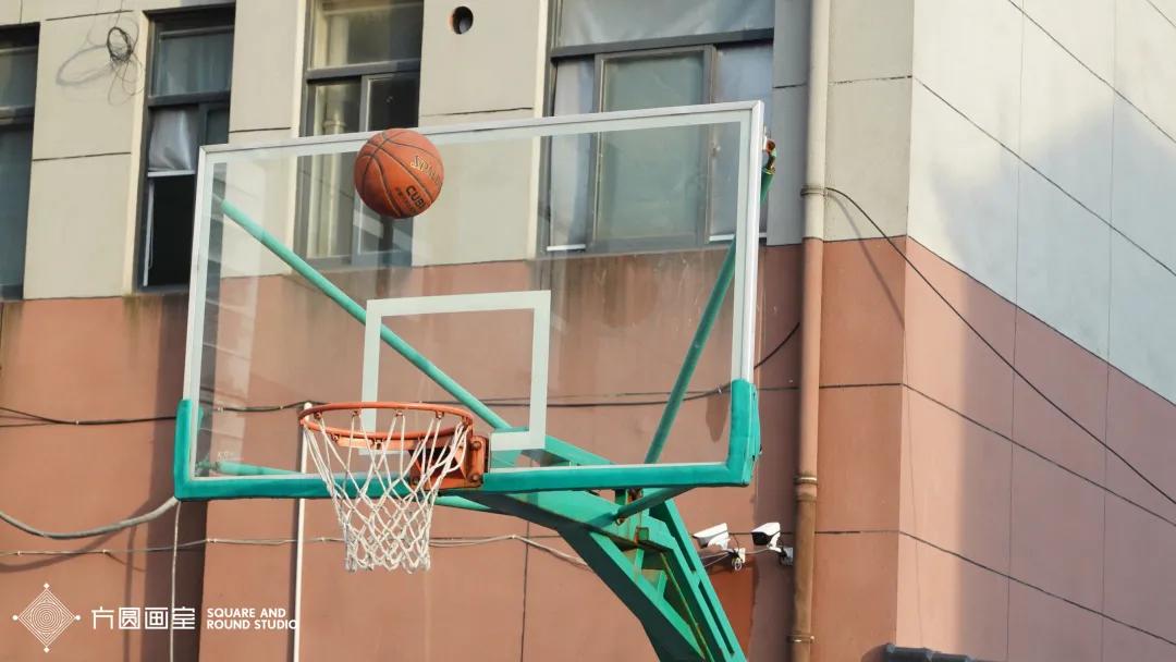 那些篮球场热血沸腾的瞬间,你们在球场上拼搏的样子