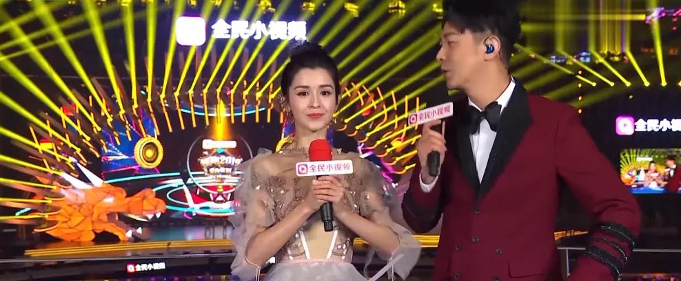 央视直播突发事件主持人淡定应对,杭州新闻联播主持人还在播吗