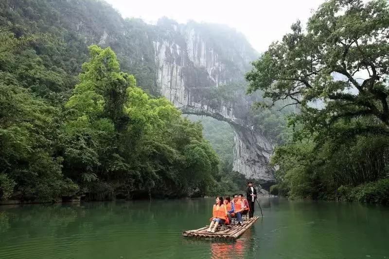 百色凌云玻璃桥旅游景区,百色玻璃桥景区