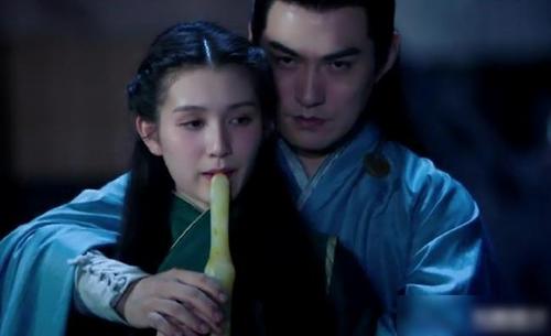 射雕黄蓉不讨喜,射雕英雄传黄蓉揭穿完颜康