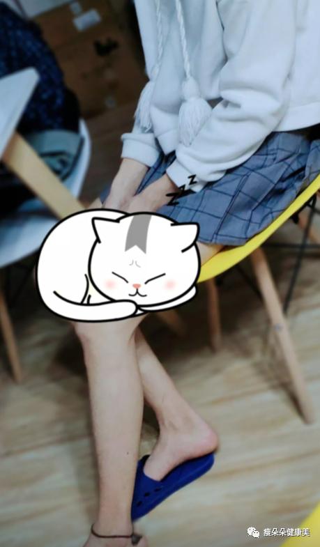 男朋友被女朋友逼着穿上女装,女朋友逼男朋友穿女装