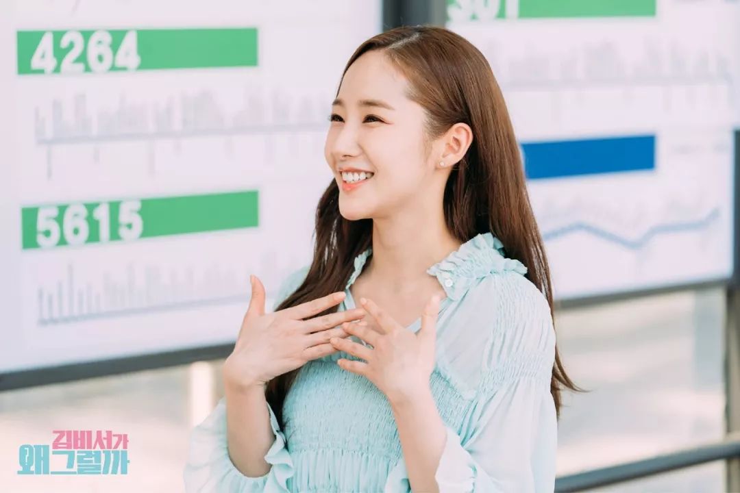 通勤怎么穿才好看,春季通勤怎么穿气质出众呢