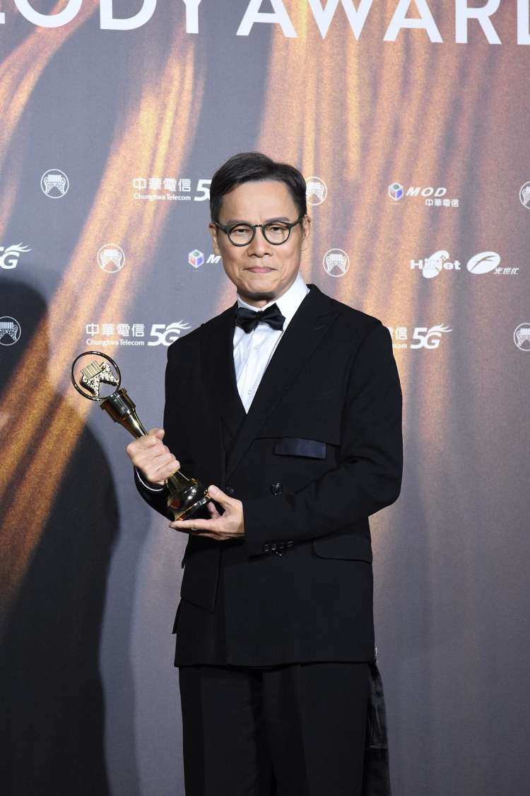 罗大佑鹿港小镇1982年现场演唱会,罗大佑写的鹿港小镇写的是哪里