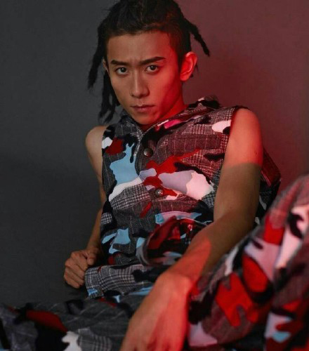 脏辫男孩张一山,张一山脏辫