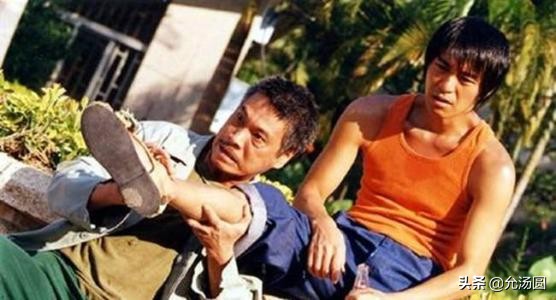 了解下比《功夫足球》更早将功夫和足球结合的电影《波牛》