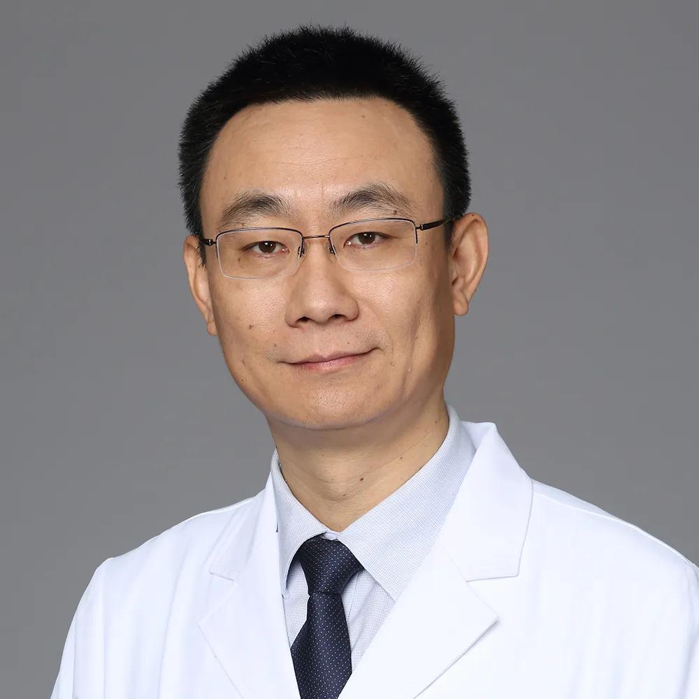 肺结节中间空洞消失变成实性结节,发现多个肺结节考虑原位癌