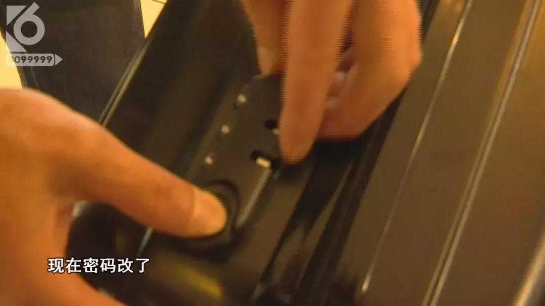 用最简单办法打开密码行李箱,怎么使用行李箱上的密码