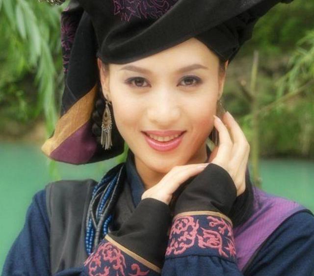 大旗英雄传水灵光给夜帝夫人送饭,大旗英雄传温黛黛水灵光谁是女主