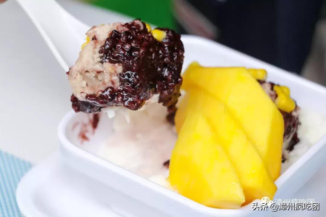 这对夫妻在古城开了一家小店!回头客特别多!好多创意港式甜品!