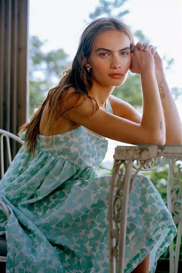 娱乐圈的小花有哪些,娱乐圈里的小花