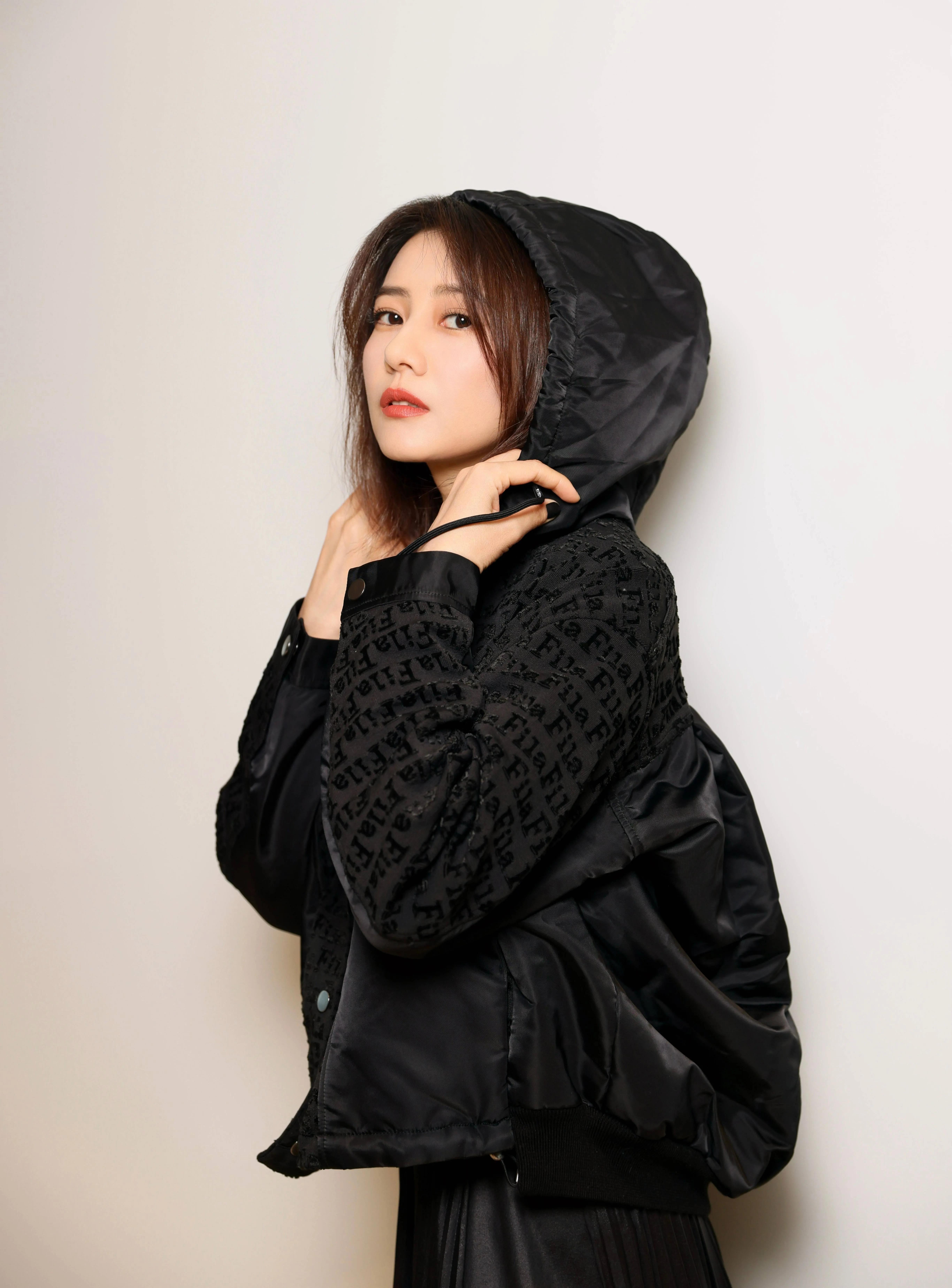 赵又廷的风流情史，靠魅力征服3个女人，娶国民女神获幸福