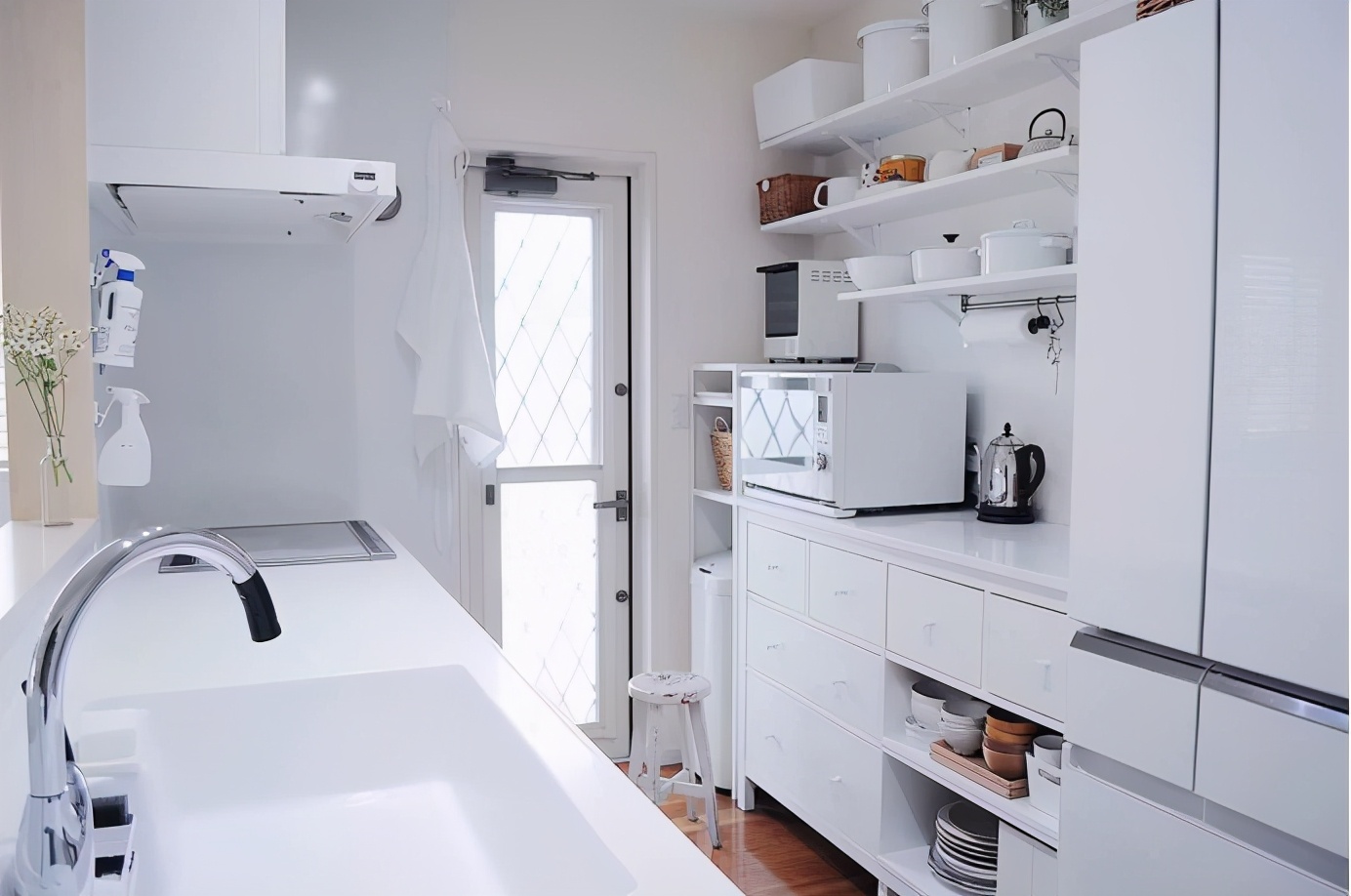 74岁日本主妇走红,日本27岁身体缺陷主妇走红全网