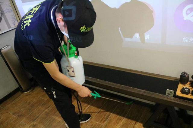 快递纸箱会无缘无故长蟑螂卵吗 (快递箱如何避免有蟑螂)