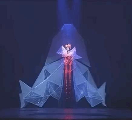 和49岁的她比，流量们的努力好廉价