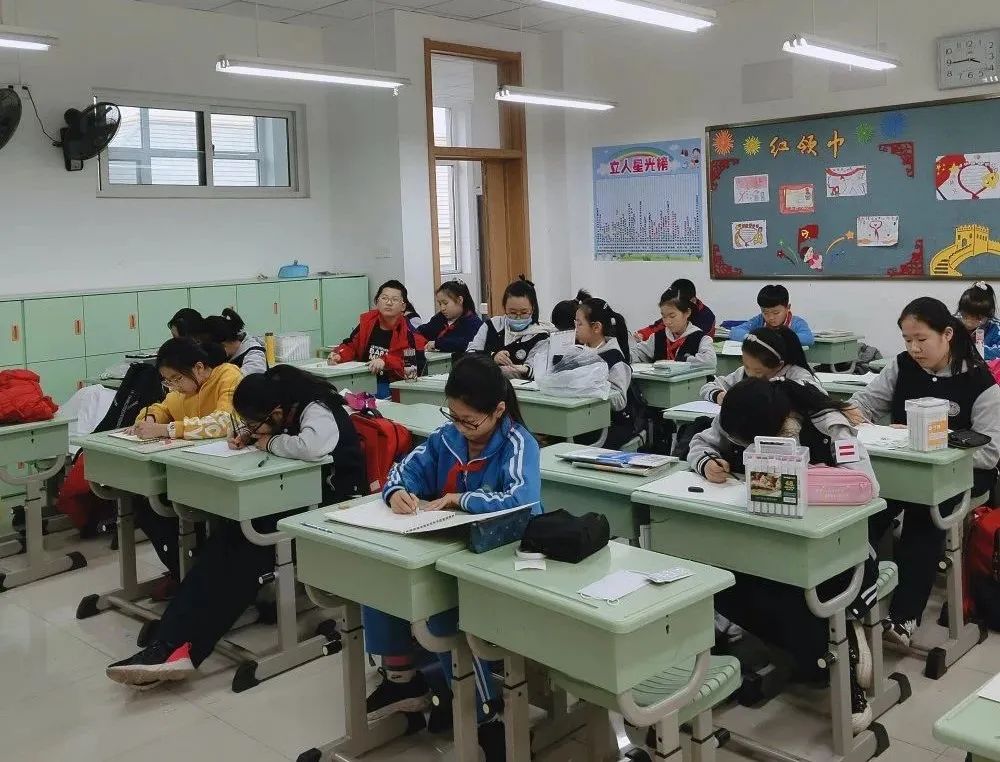 小学有特色的社团活动课,胶州市第六实验小学运动会