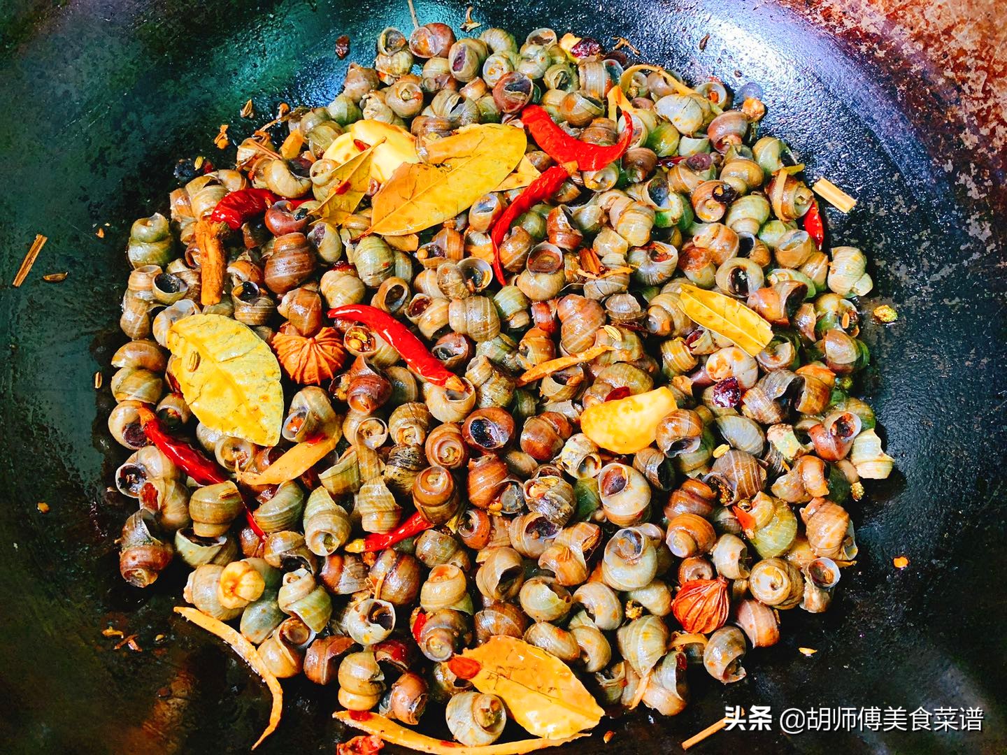 清洗田螺吐沙的方法,田螺洗的全是粘液