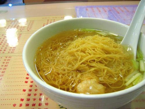 为啥港剧里都喝汤,港剧里为什么都爱吃面