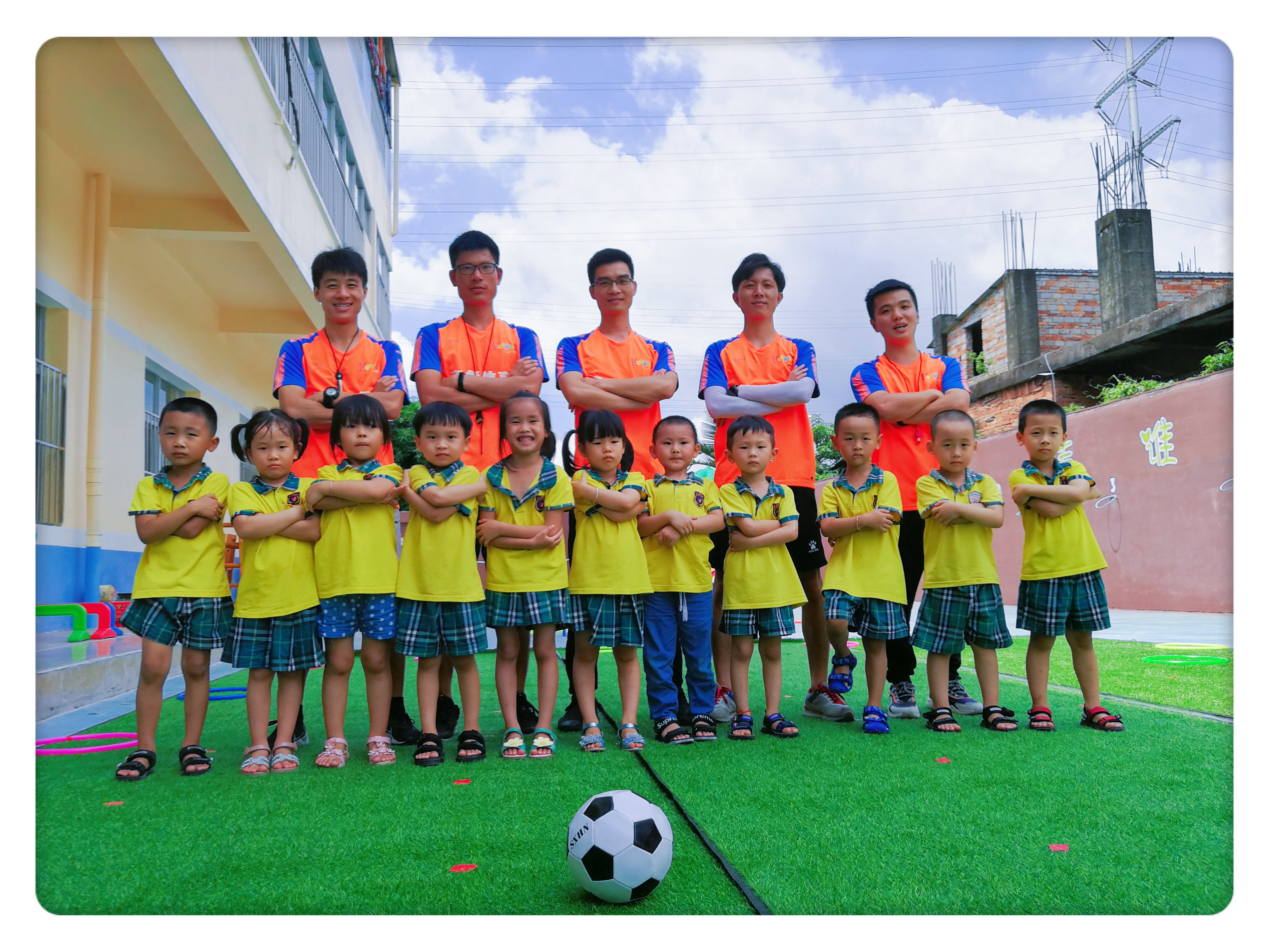 足球要从娃娃抓起是谁提出的,足球一定要从娃娃抓起