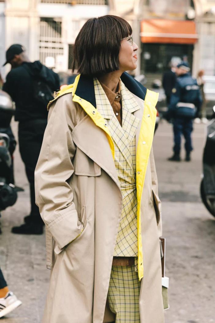 深卡其色大衣冬内搭什么好看,咖色冬大衣配什么颜色内搭