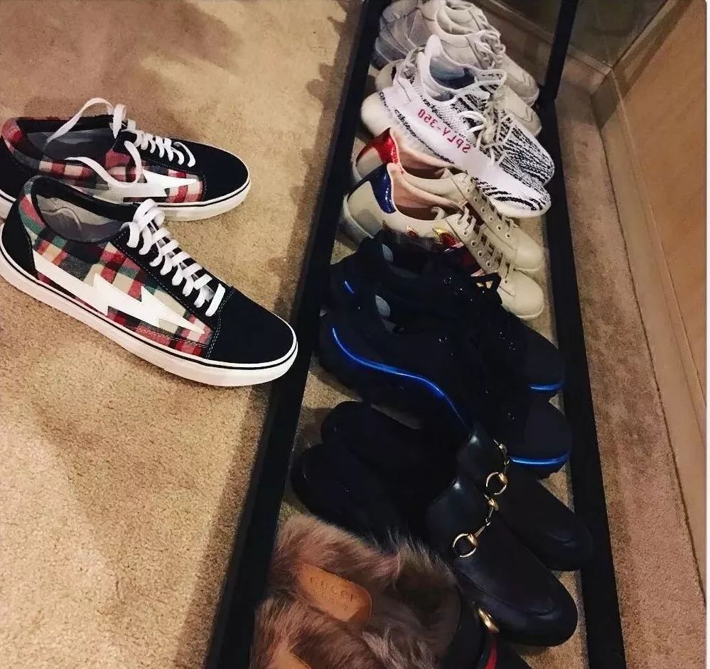 盘点白敬亭的私藏潮鞋,白敬亭收藏鞋子搞笑视频