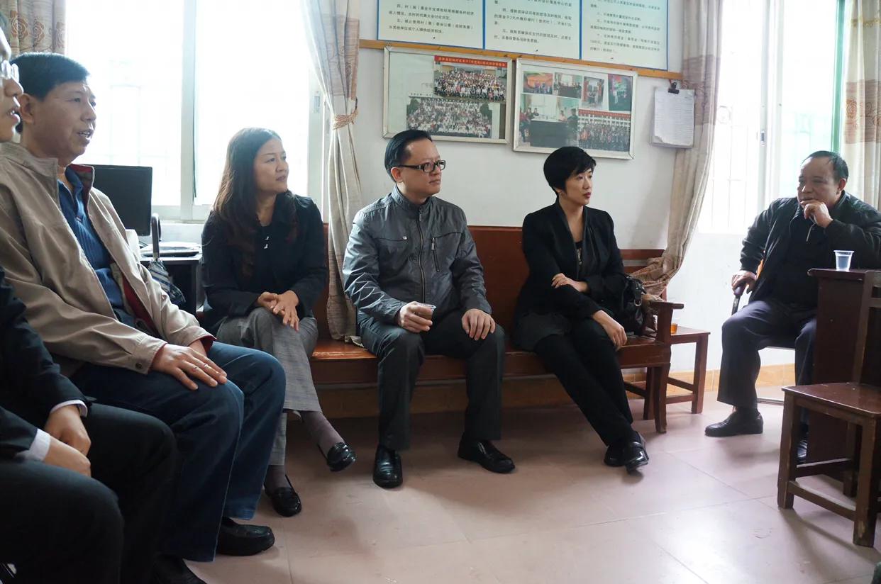 礼不随三家钱不借三人的说法,钱不借三地不走什么意思