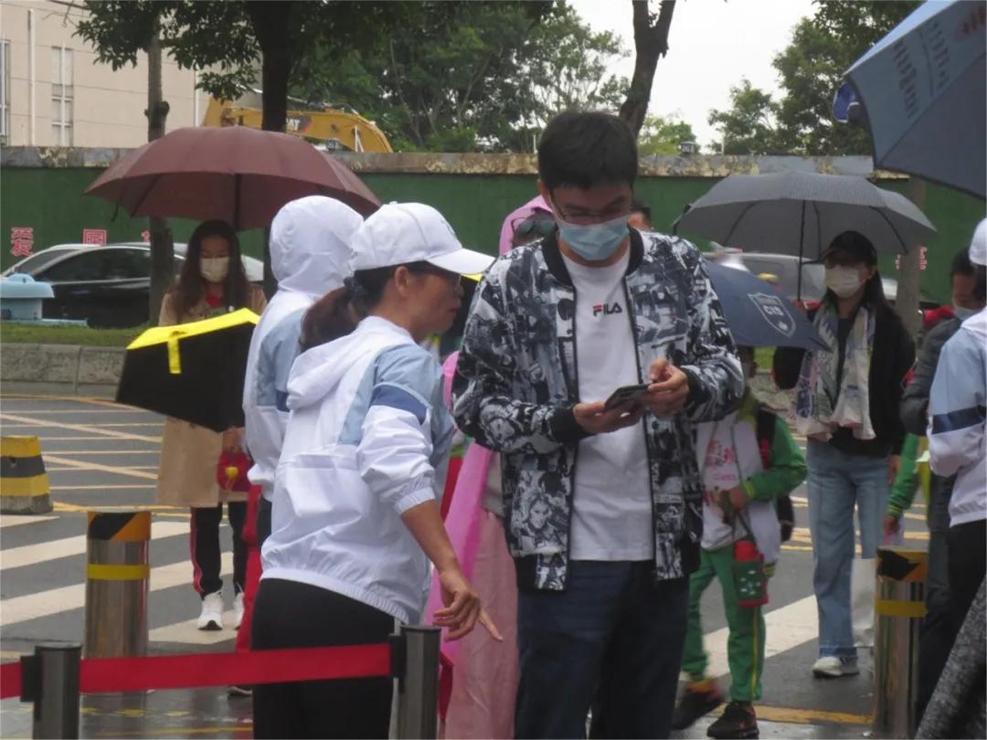 龙腾虎跃展英姿,龙腾虎跃展宏图