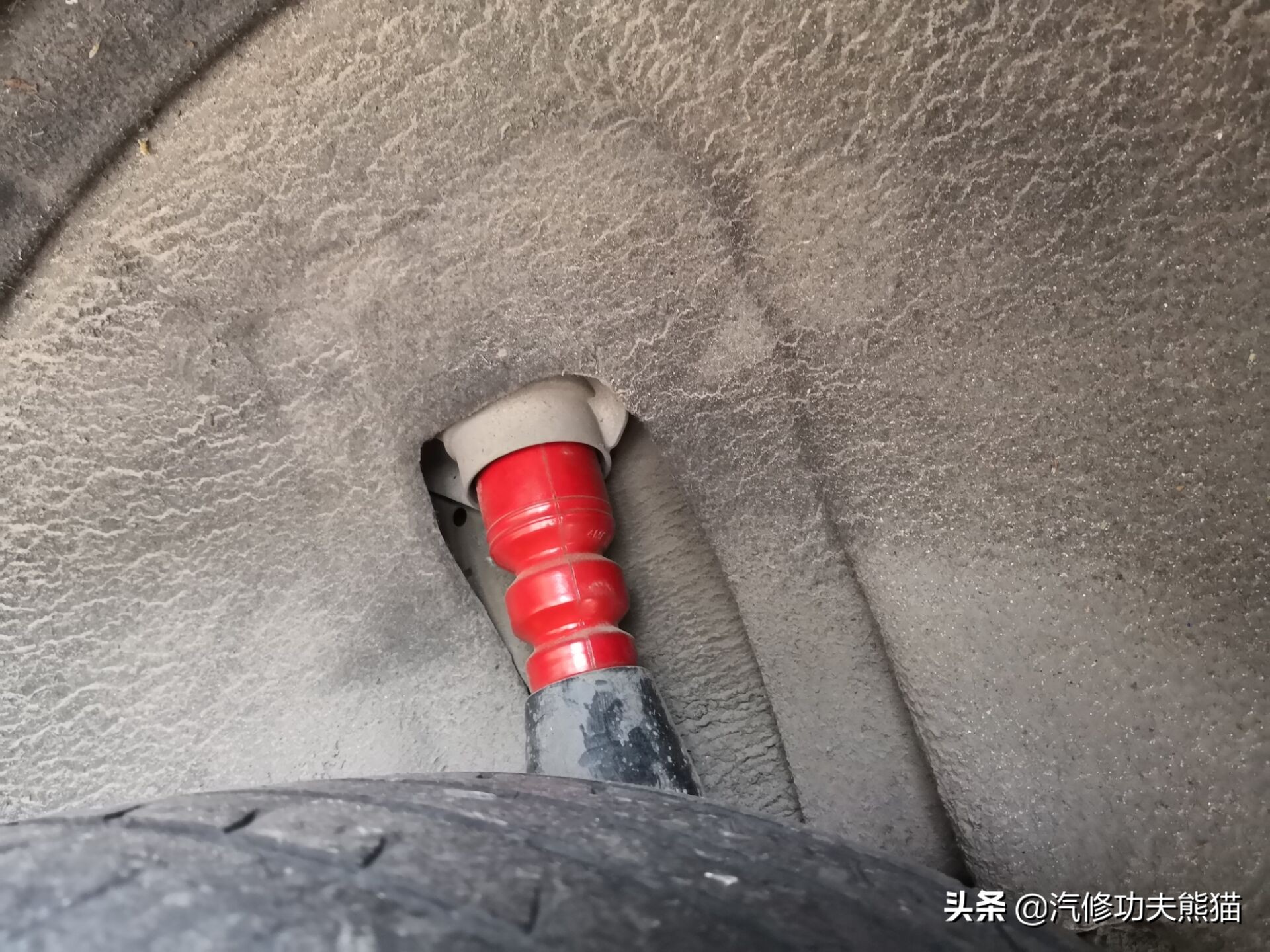 奥迪q5烧机油狂飙,奥迪q5烧机油且发动机抖动