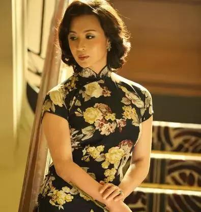 令人惊艳的旗袍服装,旗袍是中国女性的传统服装