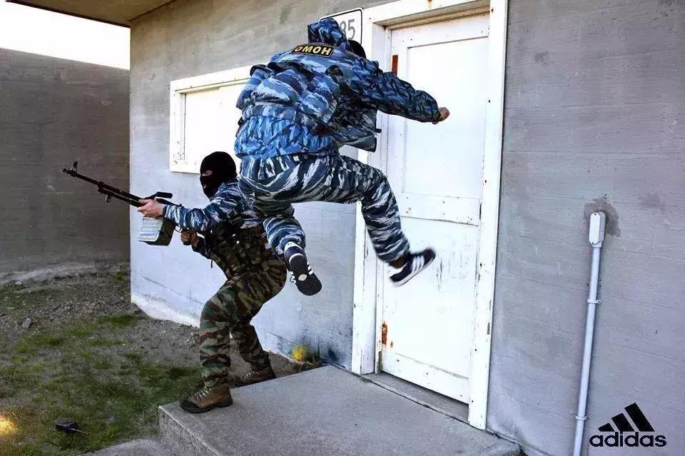 阿迪达斯痛失三道杠,最伤心的还是俄罗斯人民...