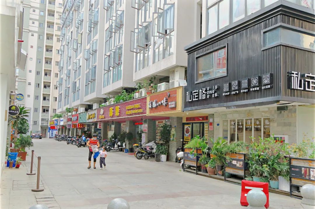 学生时代勾你馋虫的街边店,你和它上一次见面隔了几年?