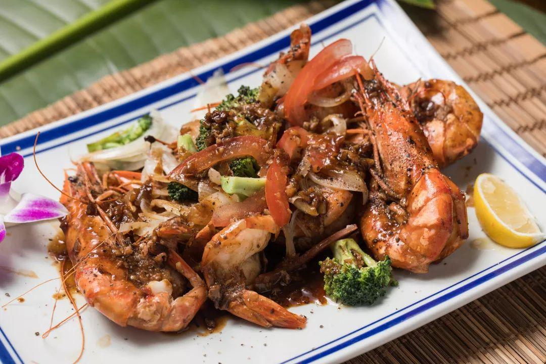 罗湖有家怪店，十个人来吃完饭后，老板居然多了一百个朋友