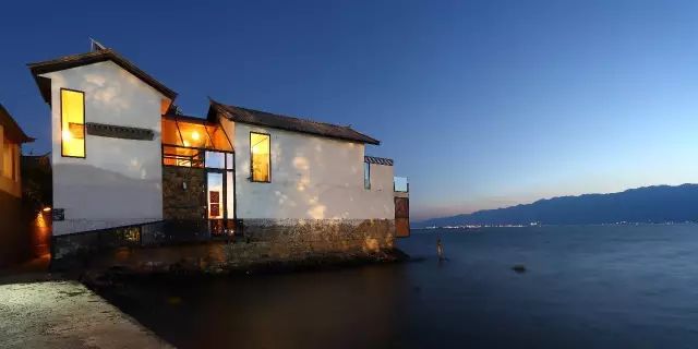 他在大理租下23个足球场大的地方，种菜、养牛、建农场日子过成诗