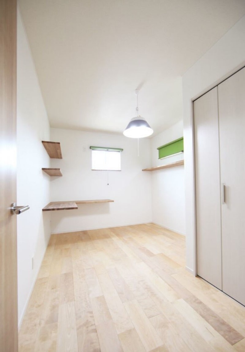 有房间不睡家长非要孩子睡客厅,有房间不睡非要睡沙发