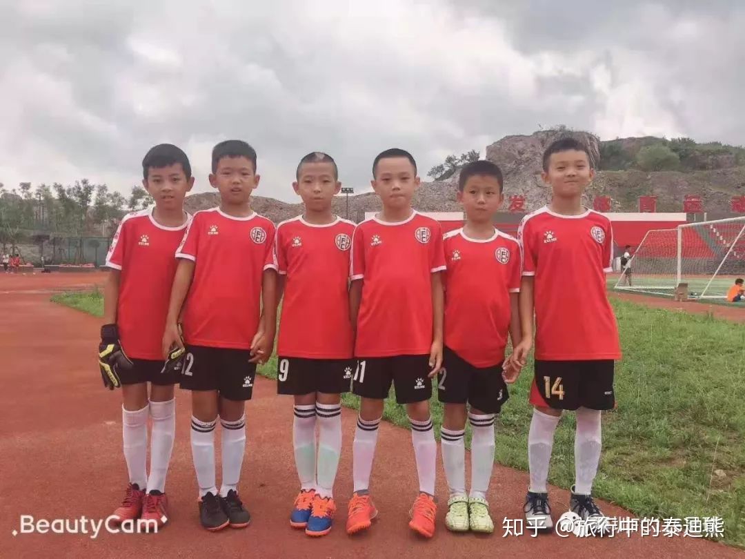 2022年真实的中国足球青训,我的足球成长经历视频