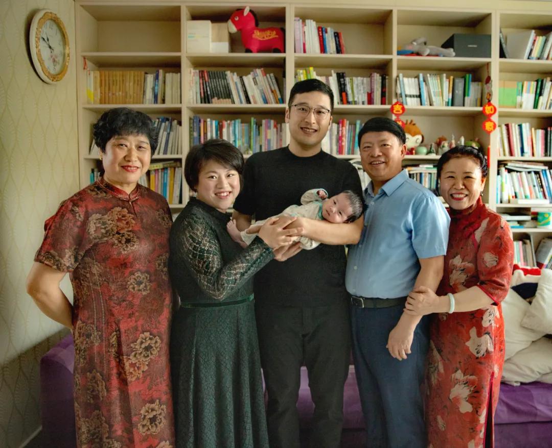 外孙百天照片,小外孙过百天