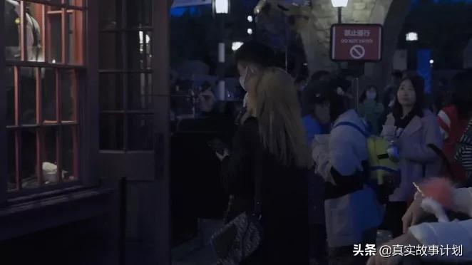 环球影城附近租赁魔法袍和魔法棒,环球影城入园后还能租借魔法袍吗