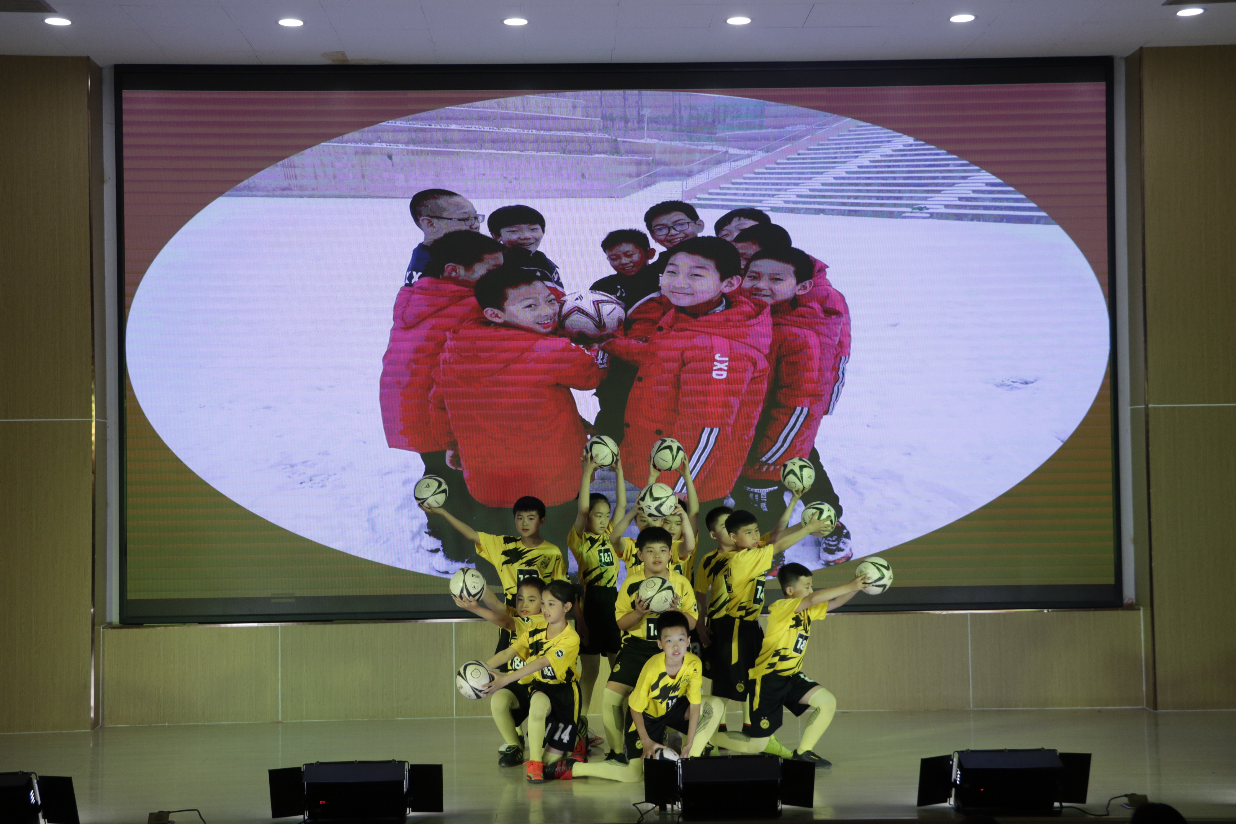 书香浸润童年主题活动之遇见美好,书香浸润童心献礼建党百年展板