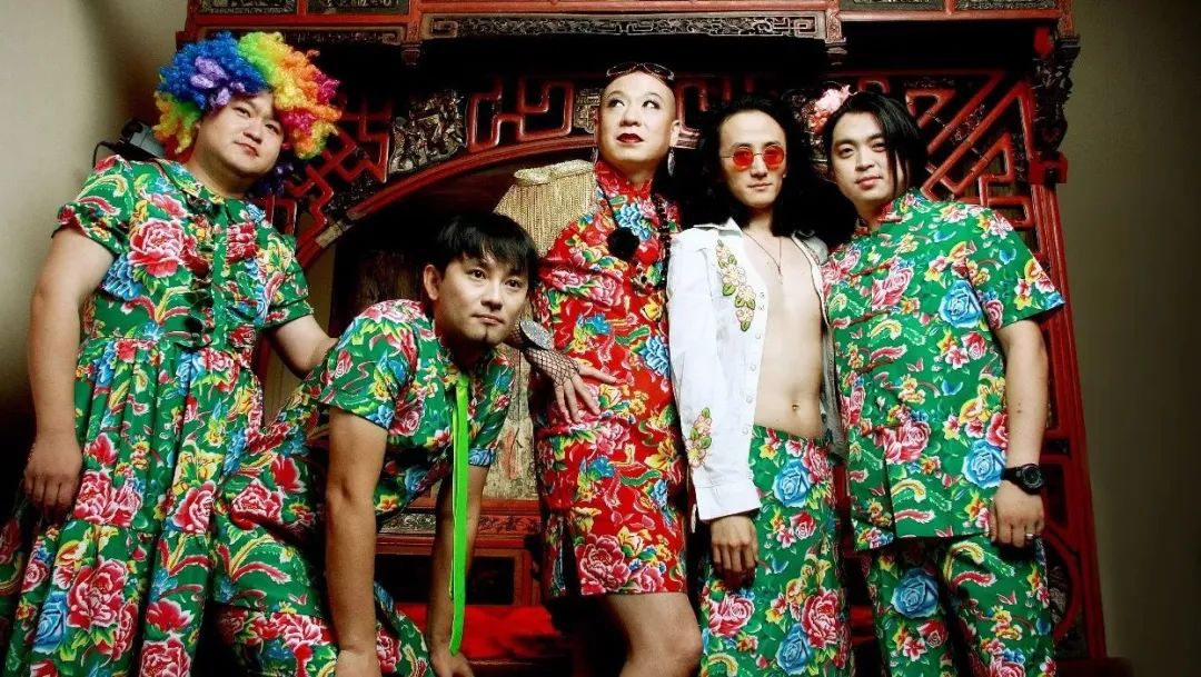 从摇滚教母到美妆博主,摇滚教母二手玫瑰吓坏老外