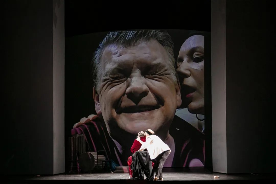 SebastianHannak/震撼心灵的舞台空间美学