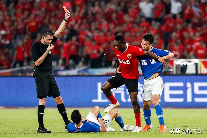 天海战胜了天津泰达积分反超深足,深足暂停1比0领先建业