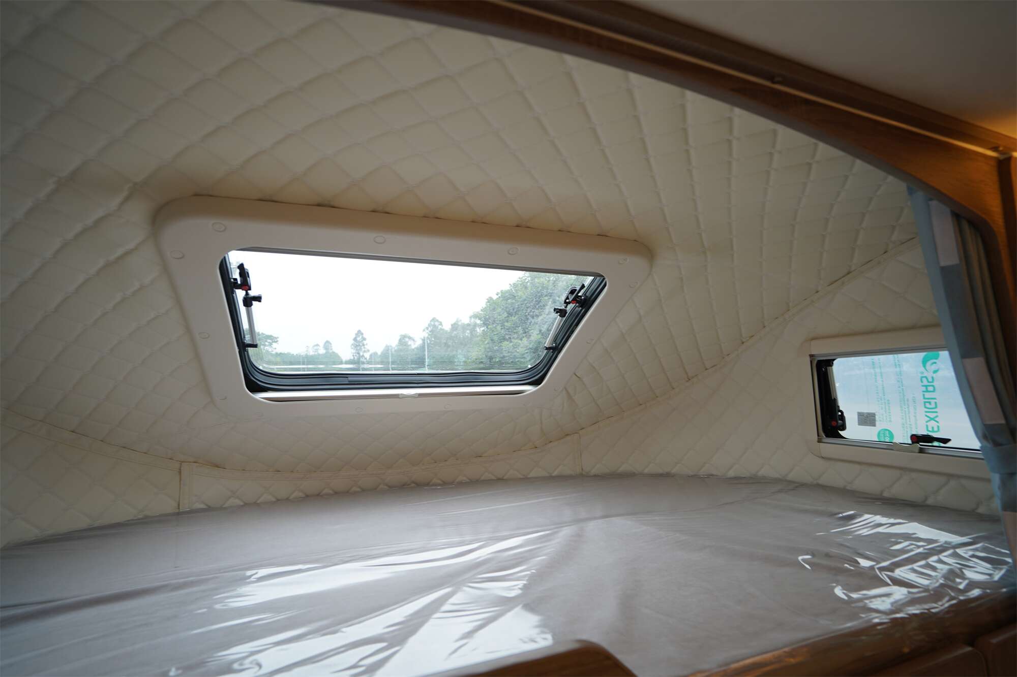 v362低顶6座房车,v362升顶7座房车