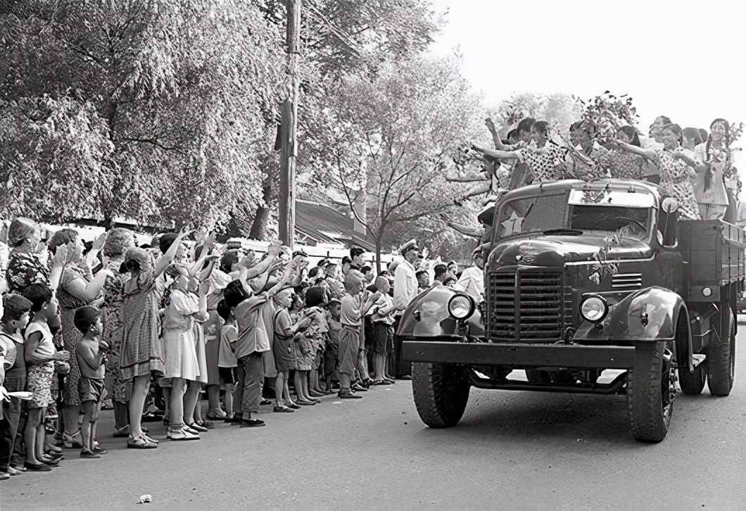 一汽解放ca10,解放ca10汽车是哪年出厂的