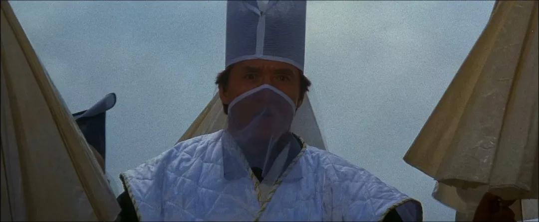 成龙差点丧命的电影镜头,拍电影险些丧命