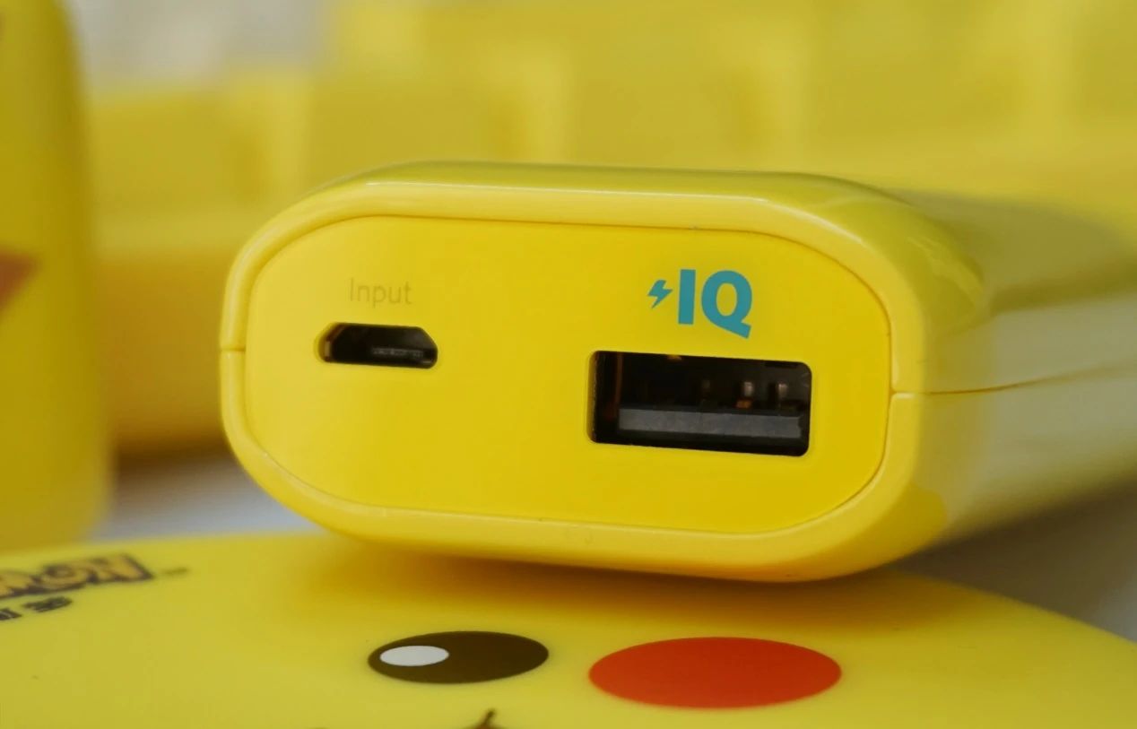 anker宝可梦充电器,anker18w小巧款充电宝测评