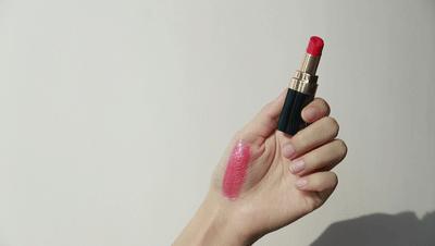 晒得再黑也不怕，这9支口红就是我的”秘密*器武**“