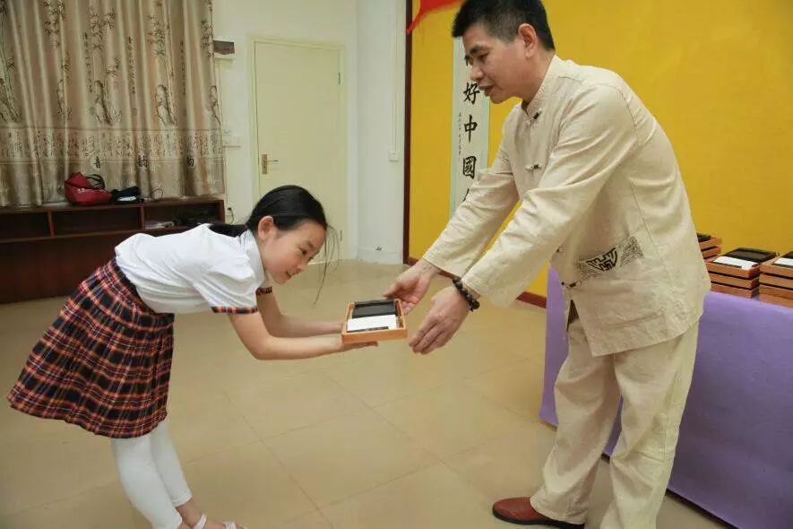 肇庆端州入读小学条件,肇庆宣卿中学要什么条件才能入读